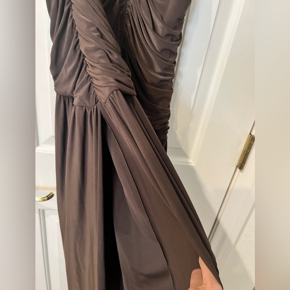 MISA Los Angeles Samsara One-Shoulder
Ruched Cutout Maxi Dress Size Small NWT - Picture 9 of 14